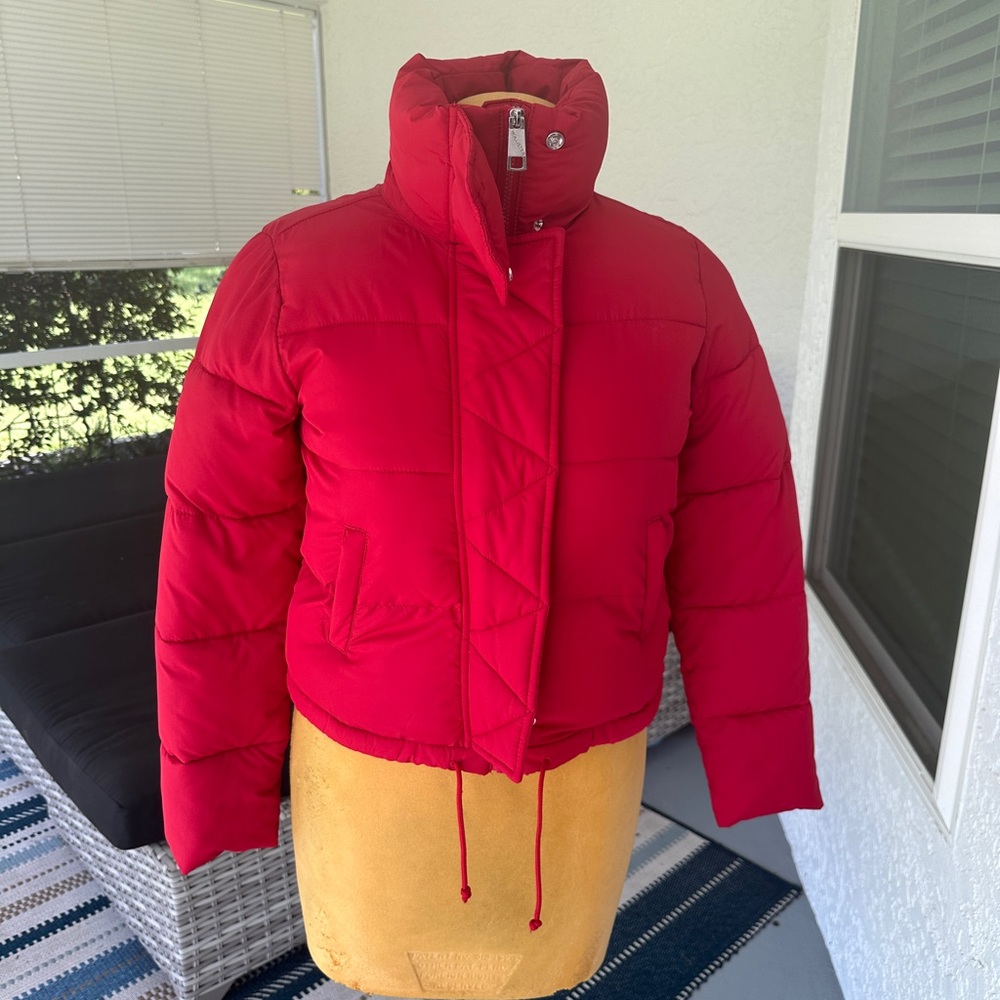 Pre Owned Hollister Puffer Short Jacket size XS  Women's